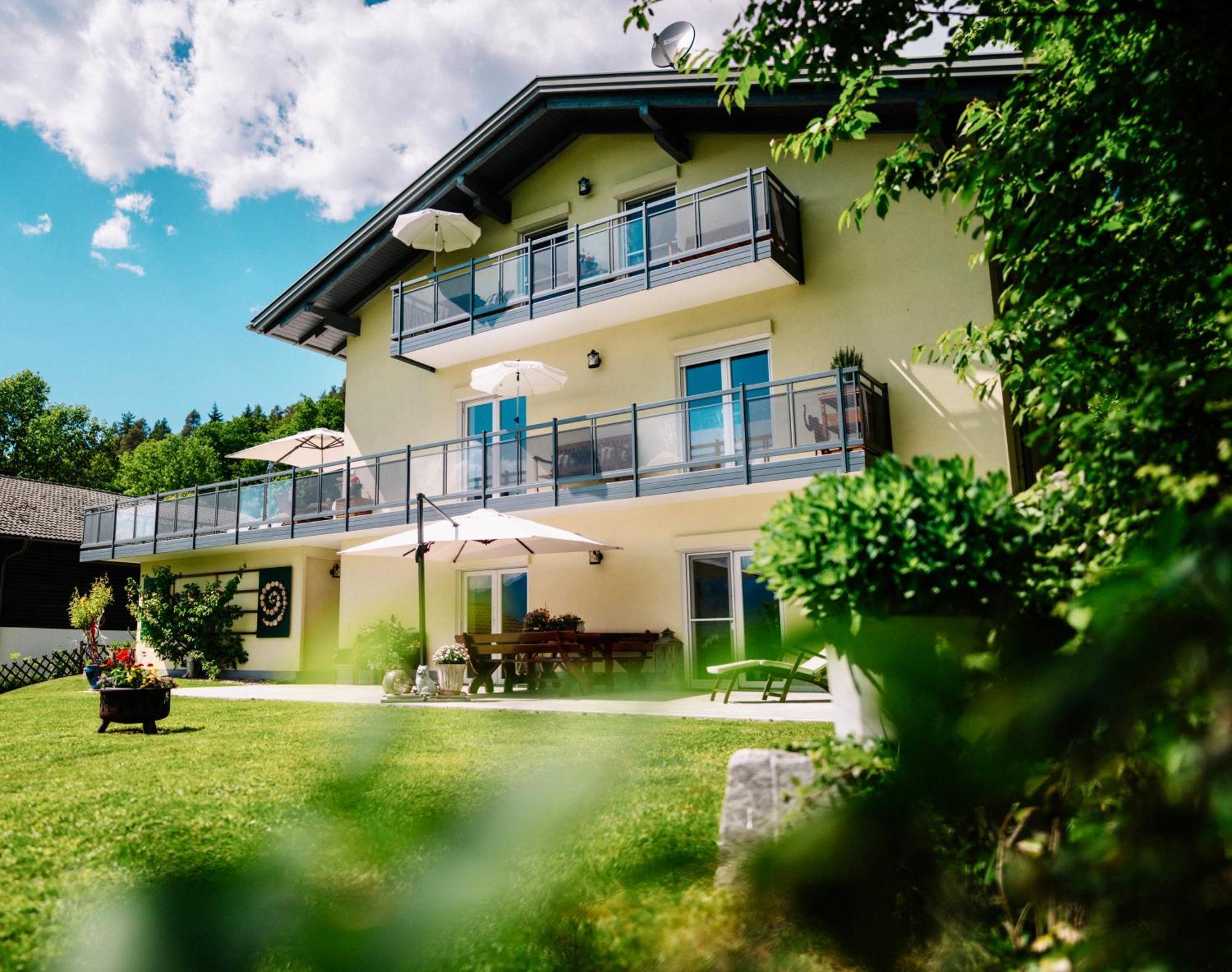 Schwalbennest Velden Apartment Velden am Woerthersee Exterior photo